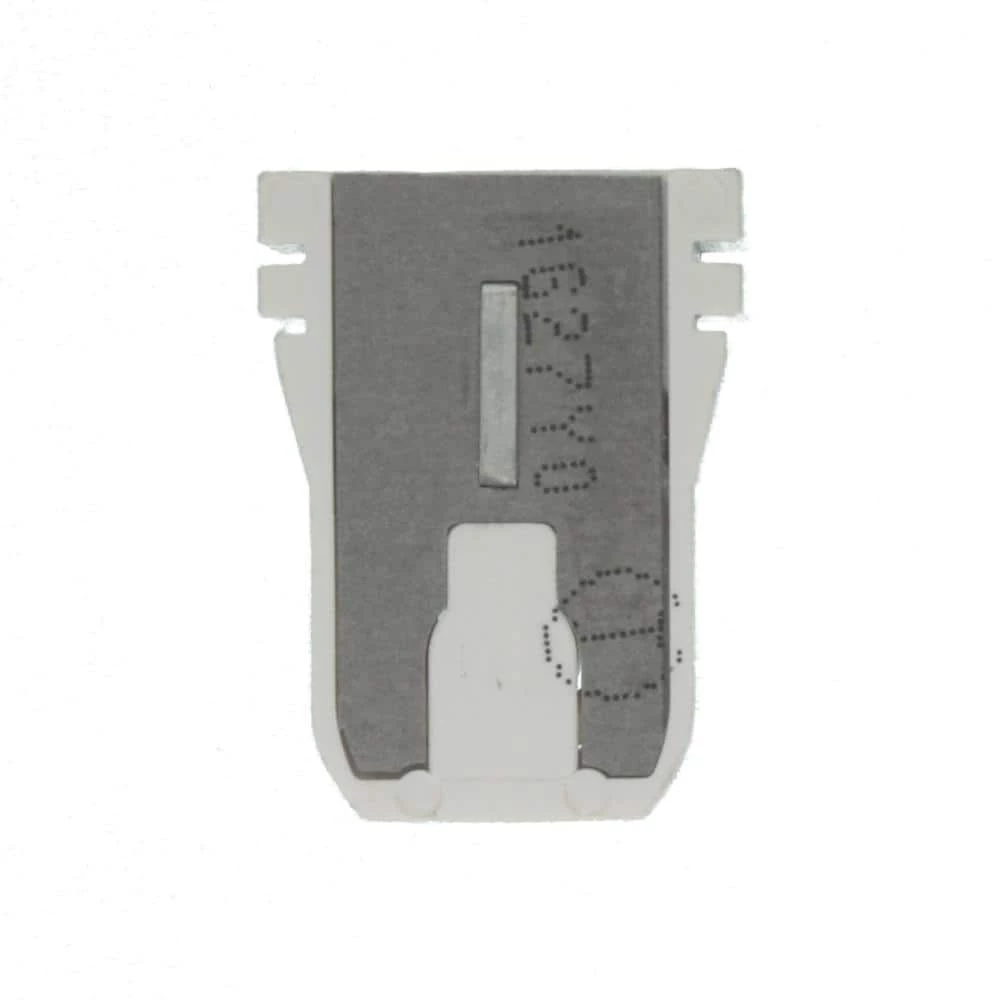 660W Medium G13 Base Bi-Pin Low Profile Slide-On Turn-Type Linear Fluorescent Lampholder, White by Leviton 4 660W Medium G13 Base Bi-Pin Low Profile Slide-On Turn-Type Linear Fluorescent Lampholder, White by Leviton - Image 4