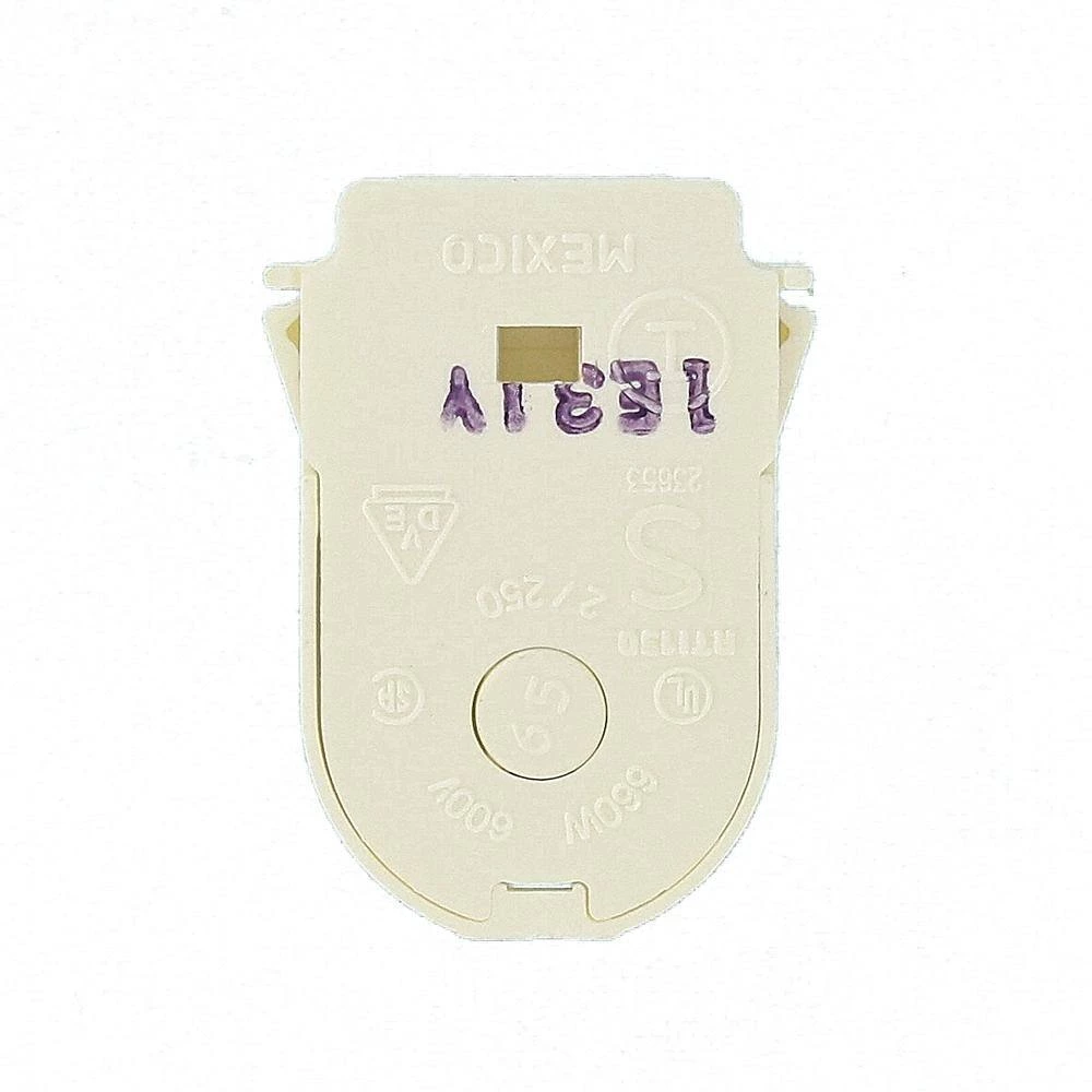 660W Medium Base T-8/T-12 Bi-Pin Turn Type Snap-In/Slide-On Lamp-Lock Linear Fluorescent Lampholder, White by Leviton 4 660W Medium Base T-8/T-12 Bi-Pin Turn Type Snap-In/Slide-On Lamp-Lock Linear Fluorescent Lampholder, White by Leviton - Image 4